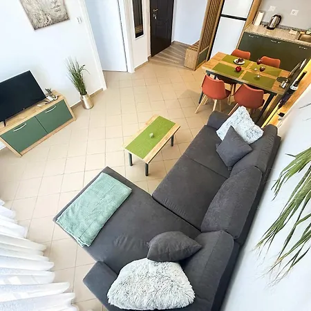 Apartman 1225 Golem